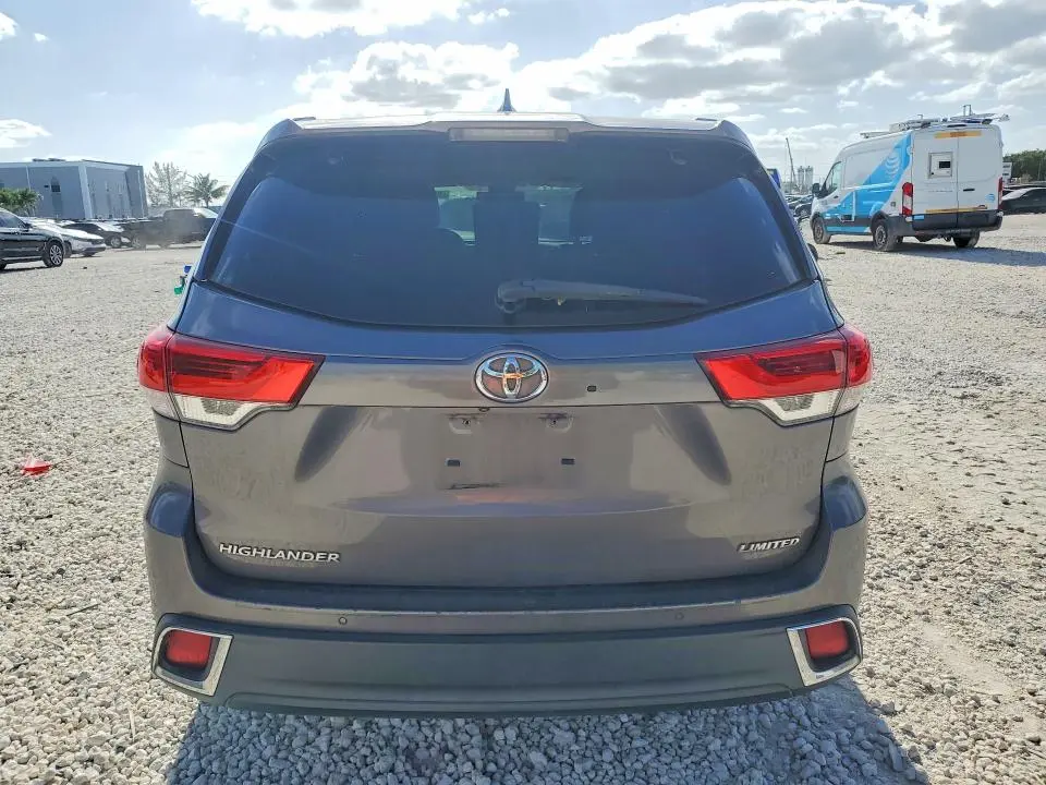 2018 TOYOTA HIGHLANDER LIMITED  
