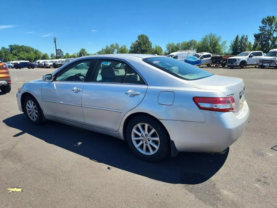 2010 TOYOTA CAMRY XLE V6  
