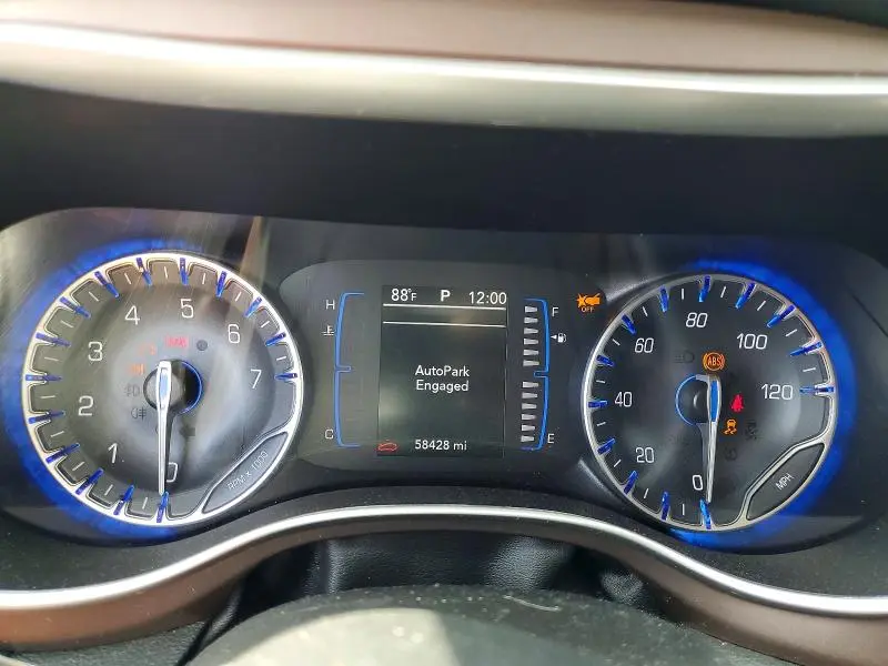 2023 CHRYSLER VOYAGER LX  