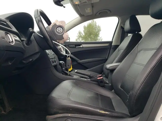 2015 VOLKSWAGEN PASSAT S  