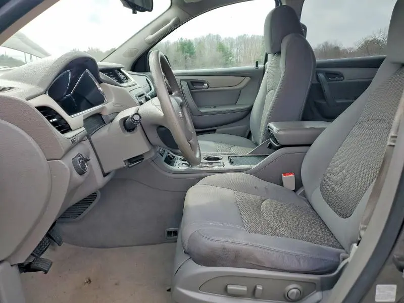 2014 CHEVROLET TRAVERSE LS  