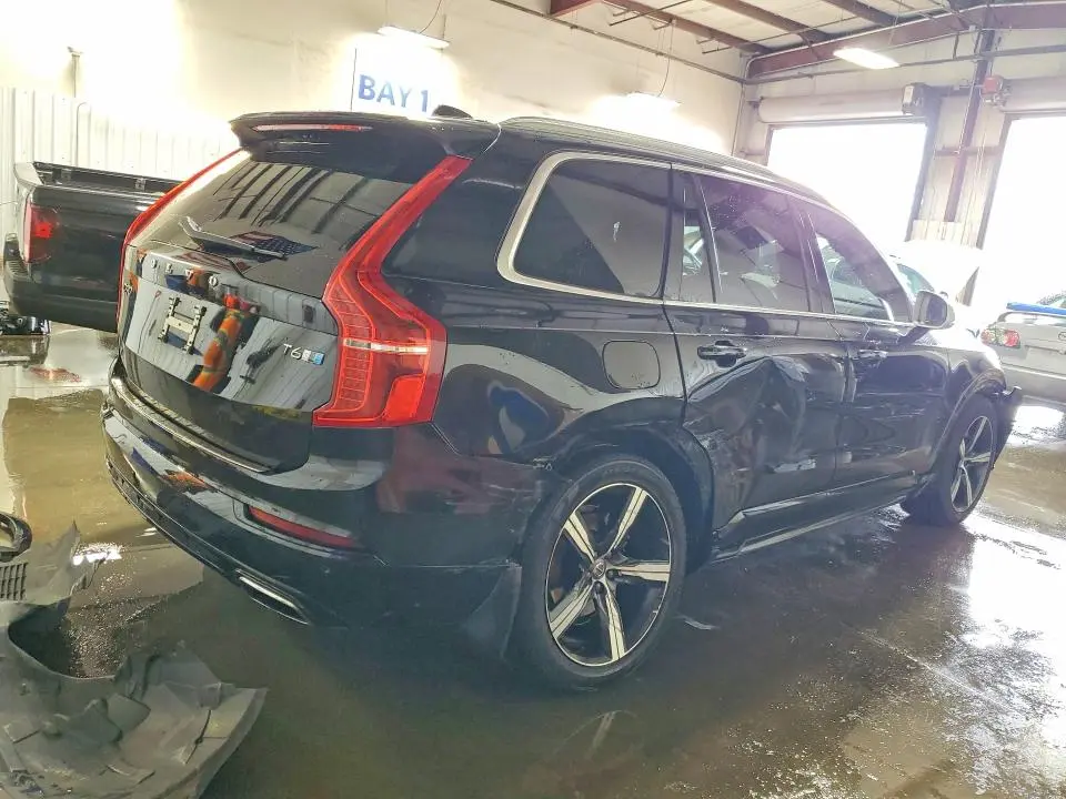 2017 VOLVO XC90 T6  