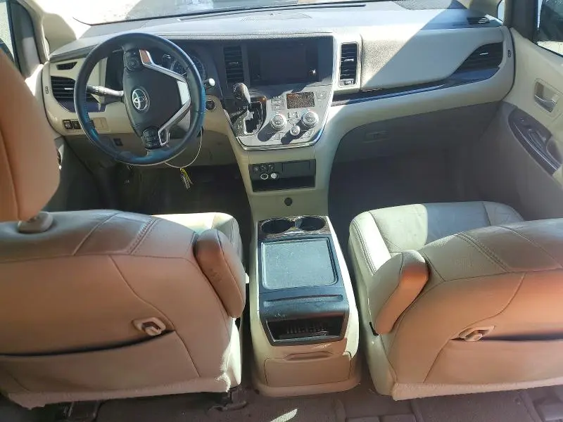 2017 TOYOTA SIENNA XLE 8-PASSENGER  