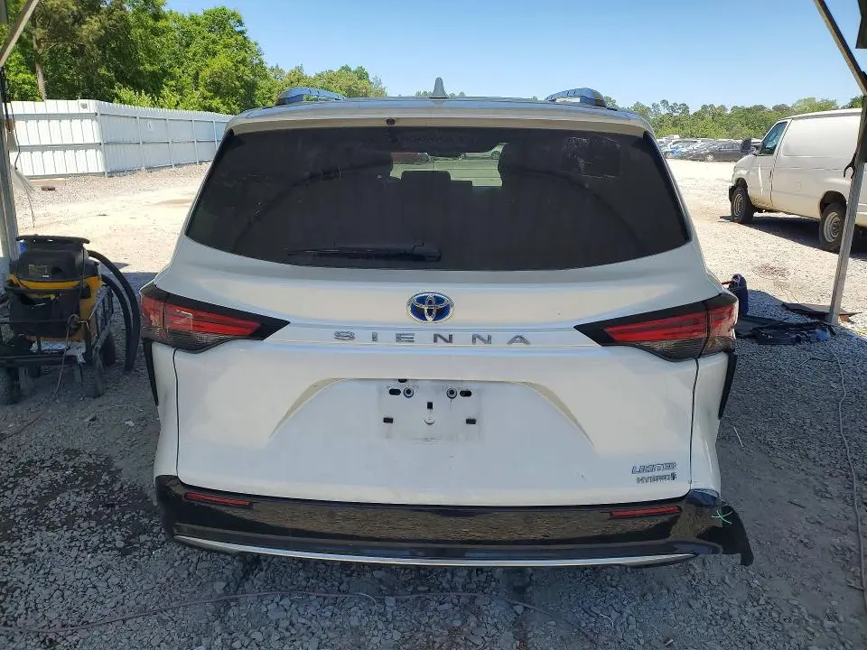 2024 TOYOTA SIENNA LIMITED 7-PASSENGER  