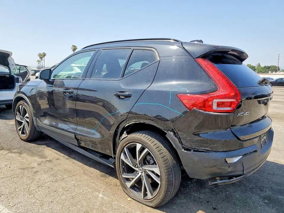 2021 VOLVO XC40 T5 R-DESIGN  