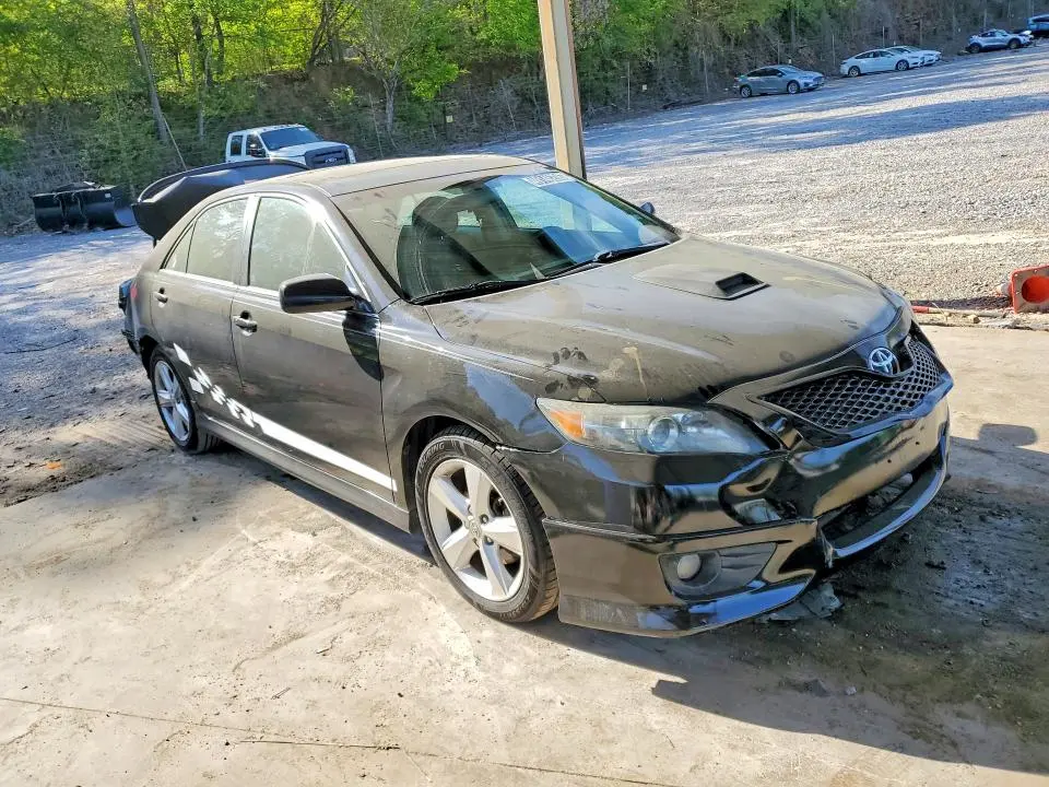 2011 TOYOTA CAMRY SE  