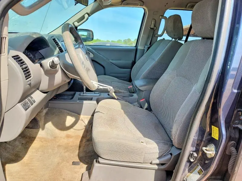 2016 NISSAN FRONTIER SV  