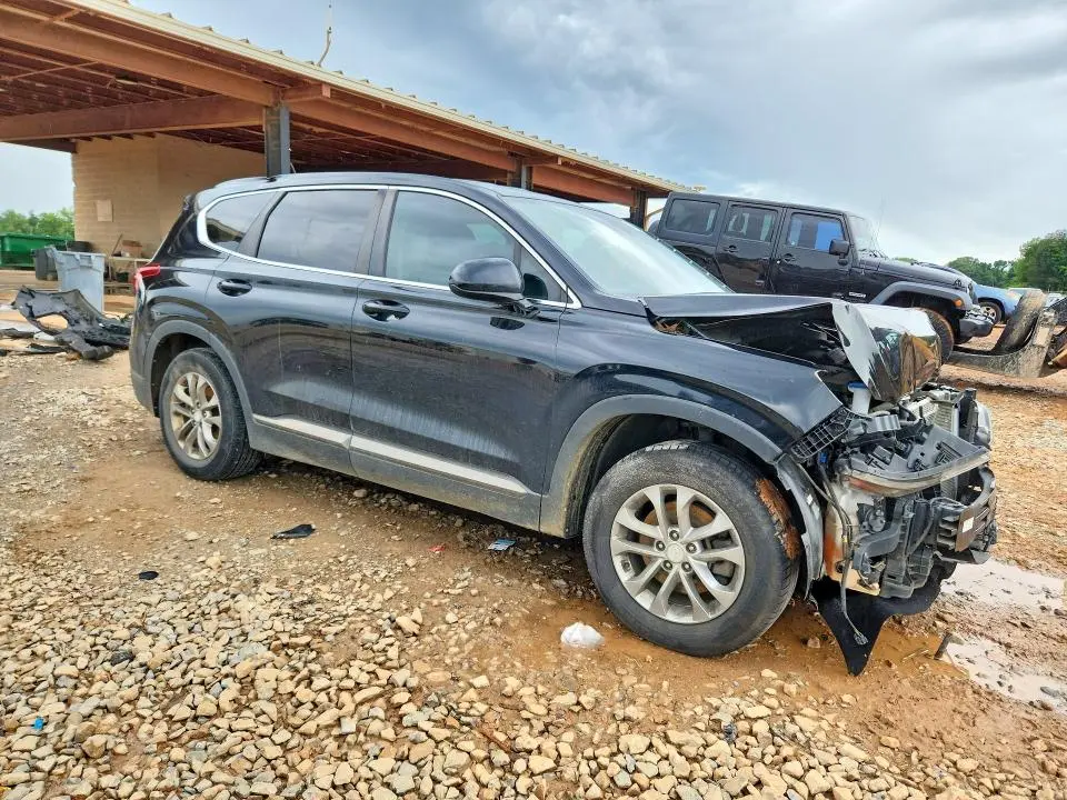 2019 HYUNDAI SANTA FE SE  