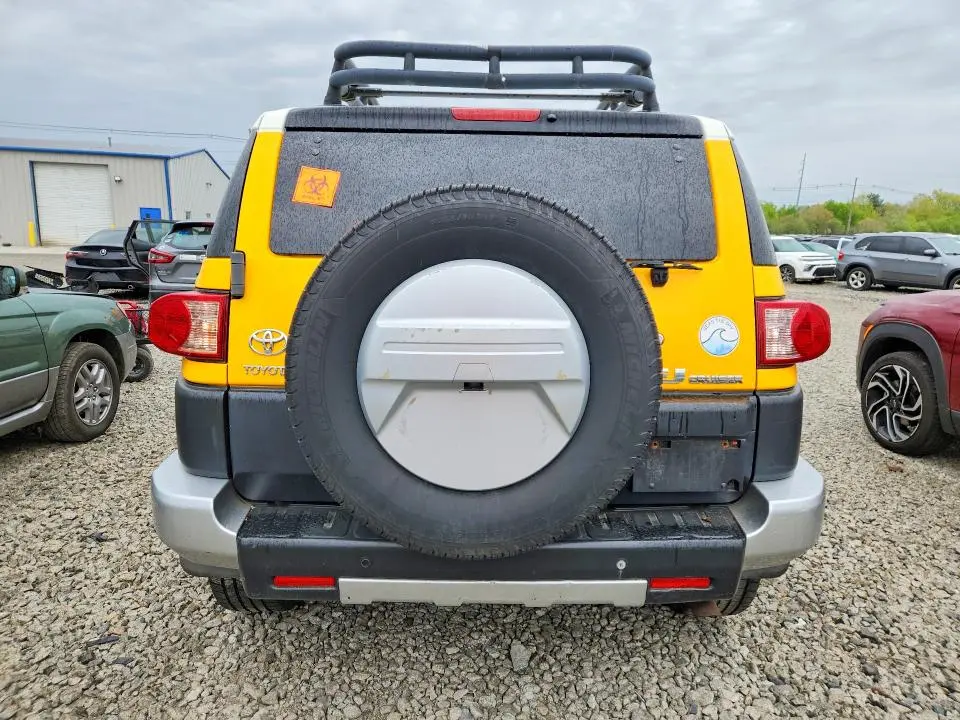 2010 TOYOTA FJ CRUISER BASE  