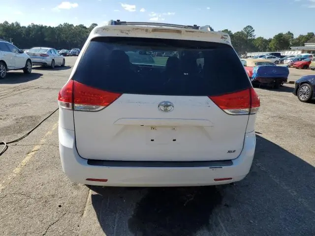 2012 TOYOTA SIENNA XLE  