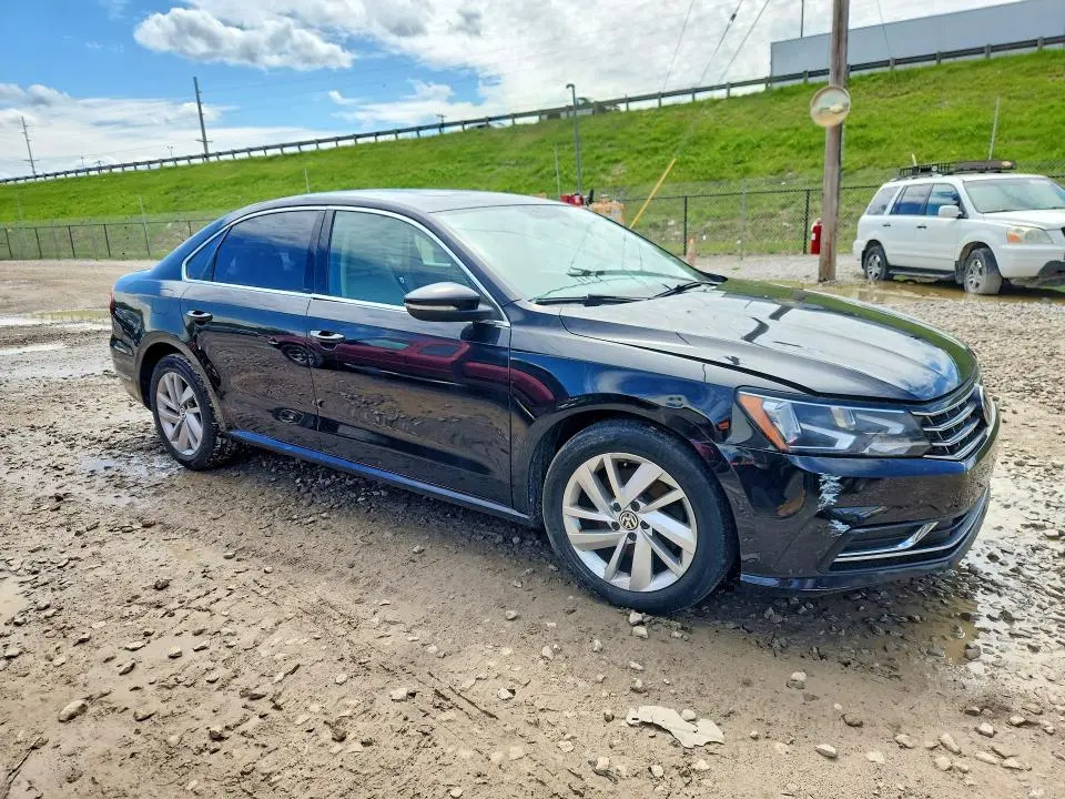 2018 VOLKSWAGEN PASSAT SE  