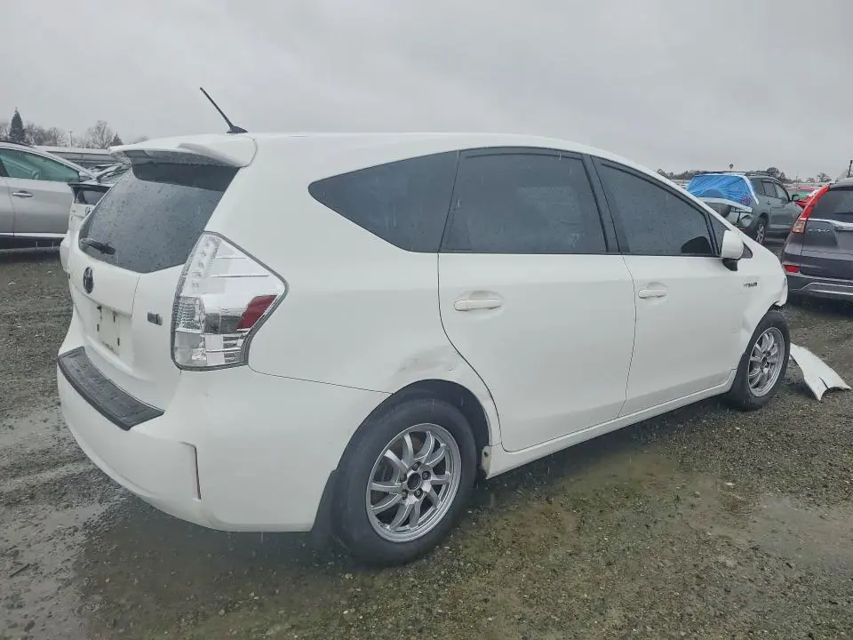 2013 TOYOTA PRIUS V   