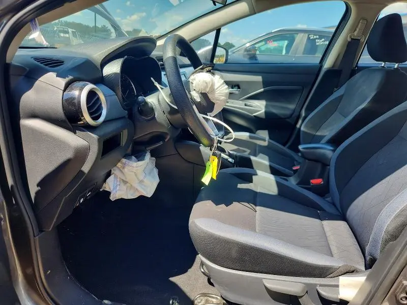 2024 NISSAN VERSA SV  
