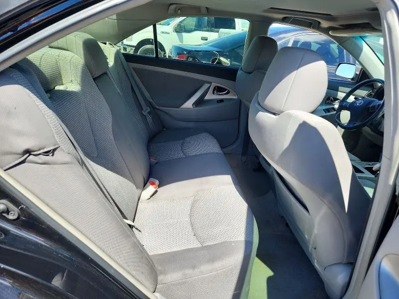 2010 TOYOTA CAMRY SE  