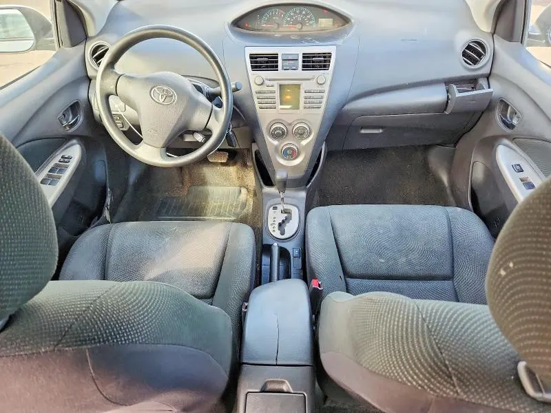 2010 TOYOTA YARIS BASE  