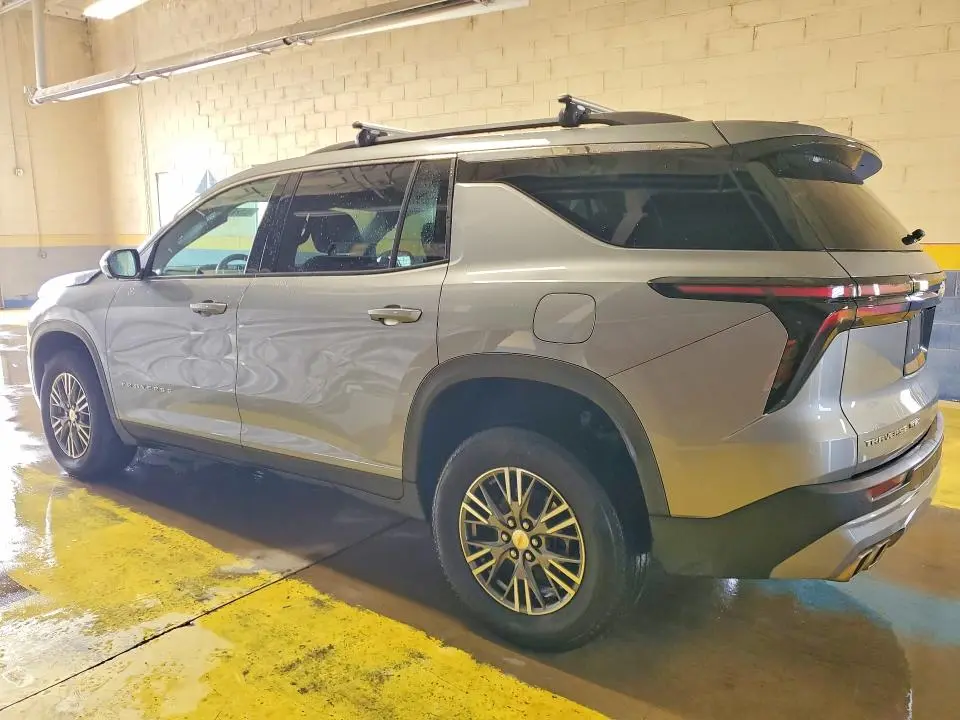 2024 CHEVROLET TRAVERSE LT  