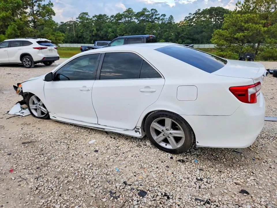 2014 TOYOTA CAMRY SE  