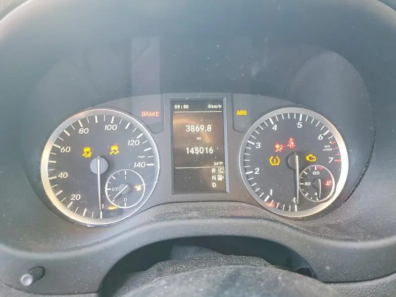 2017 MERCEDES-BENZ METRIS   