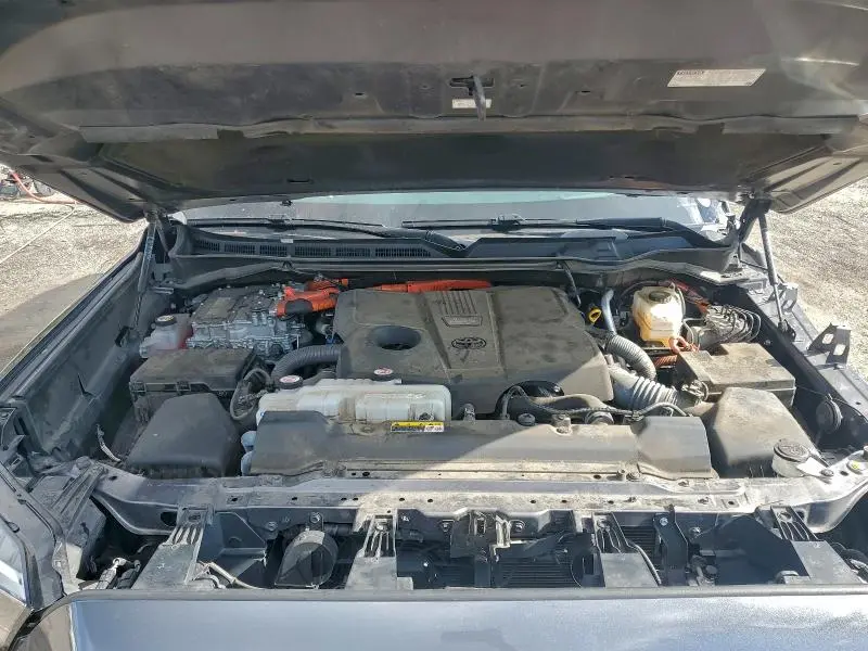 2023 TOYOTA SEQUOIA SR5  