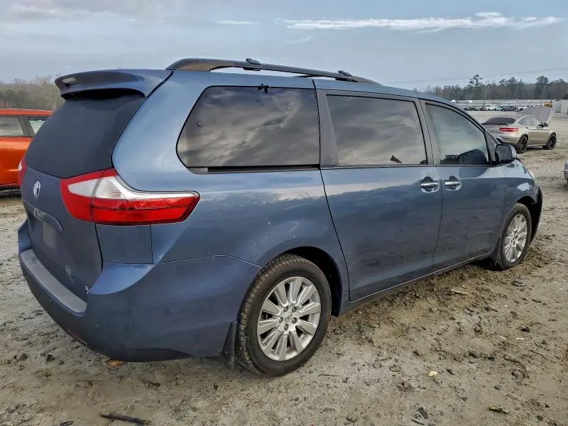 2015 TOYOTA SIENNA XLE  