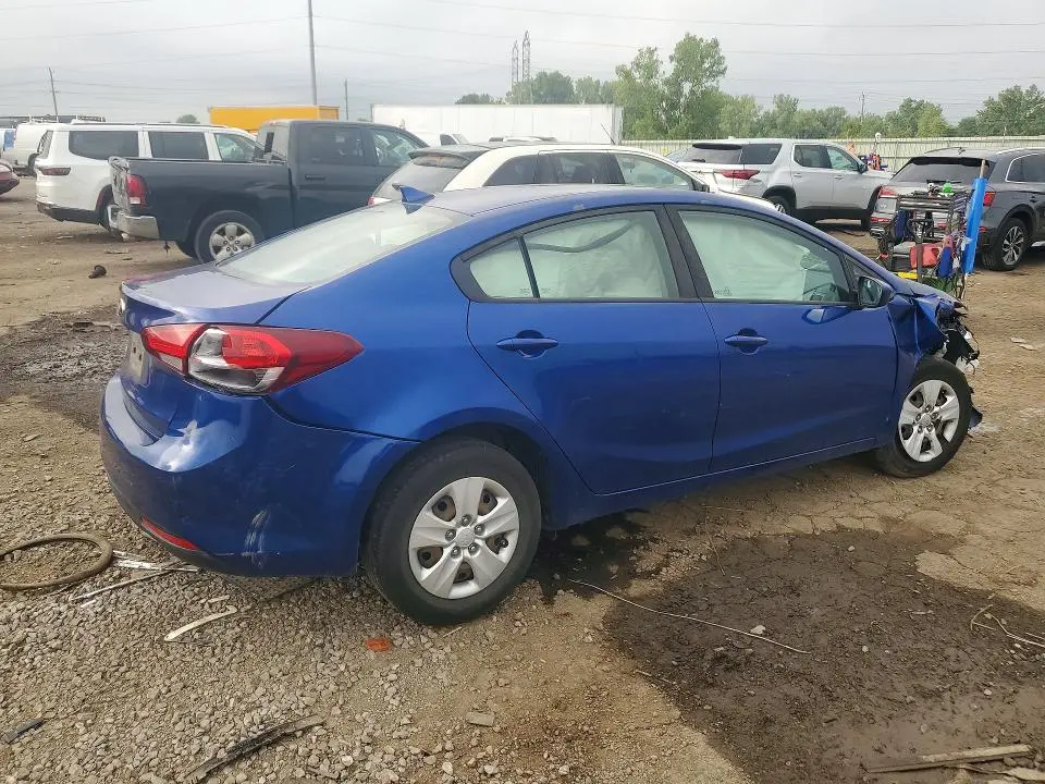 2017 KIA FORTE LX  