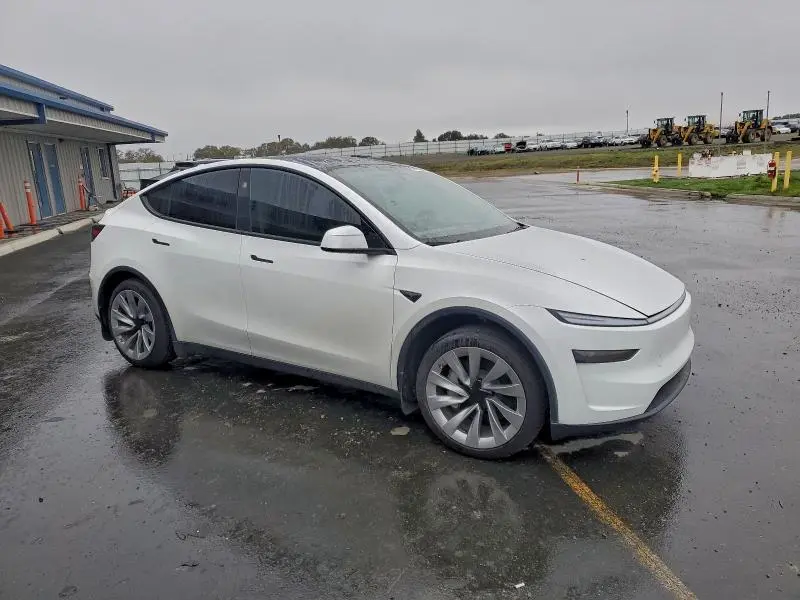 2026 TESLA MODEL Y   