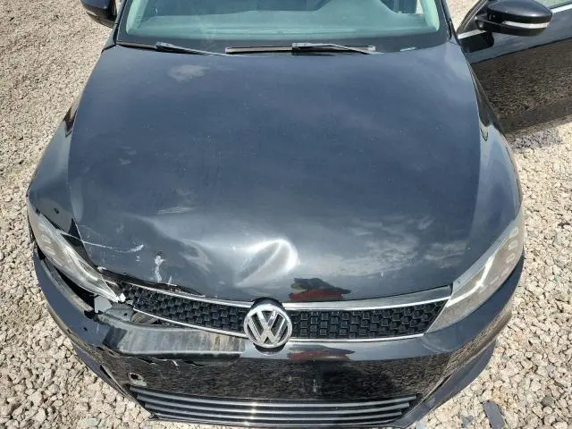 2013 VOLKSWAGEN JETTA SE  