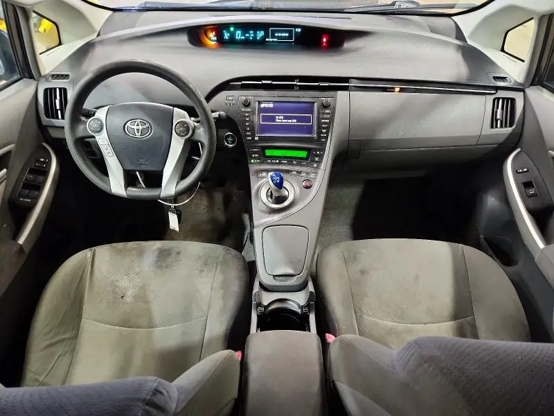 2010 TOYOTA PRIUS III  