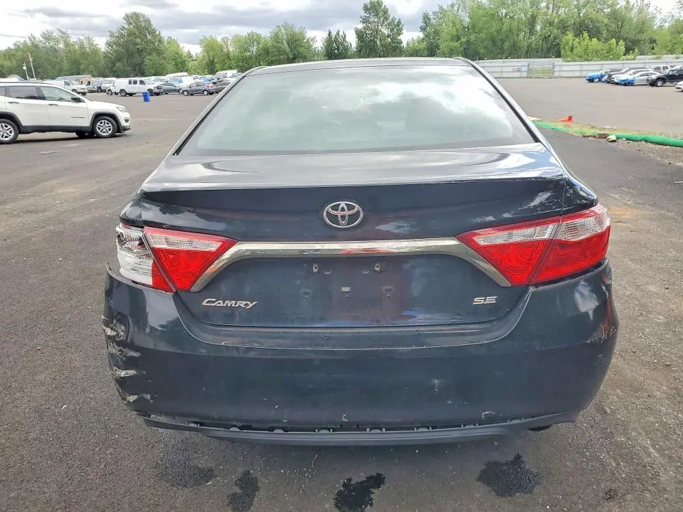 2017 TOYOTA CAMRY SE  