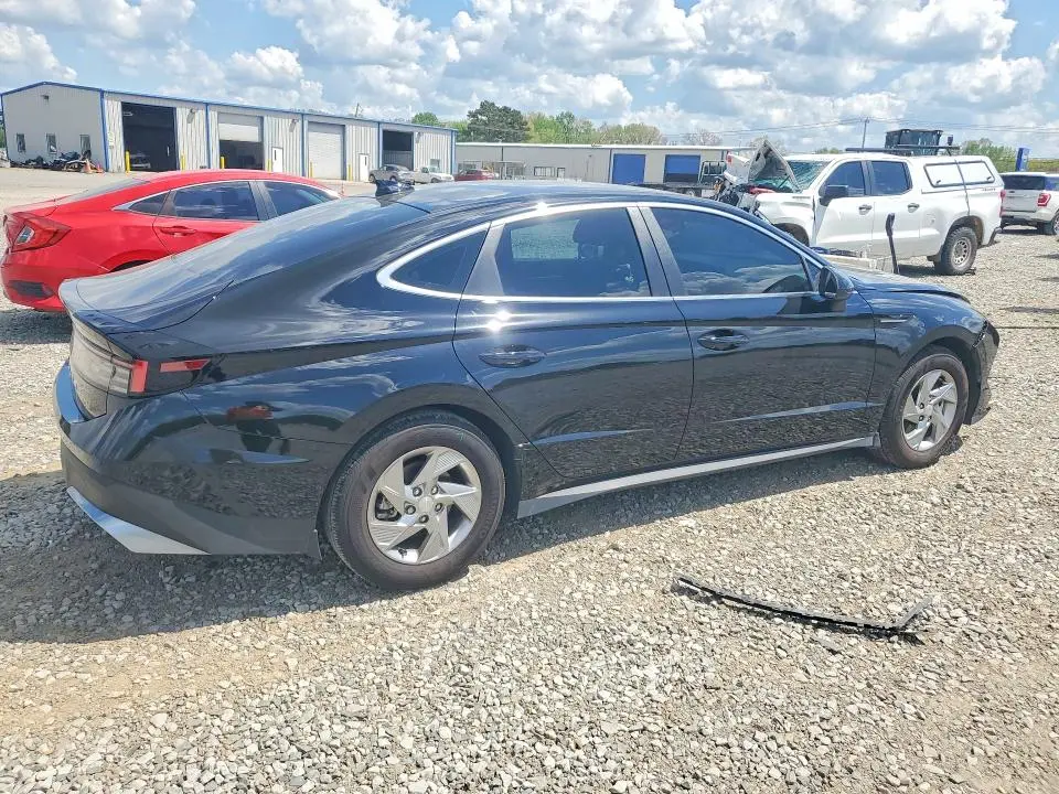 2025 HYUNDAI SONATA SE  