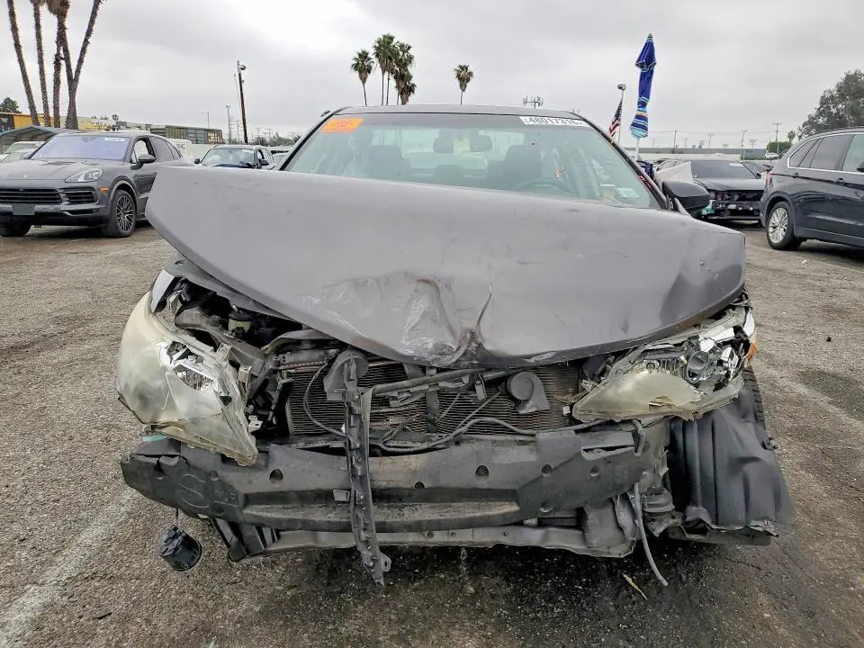 2013 TOYOTA CAMRY SE V6  