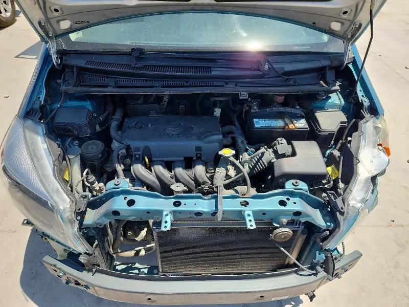 2013 TOYOTA YARIS 3-DOOR LE  