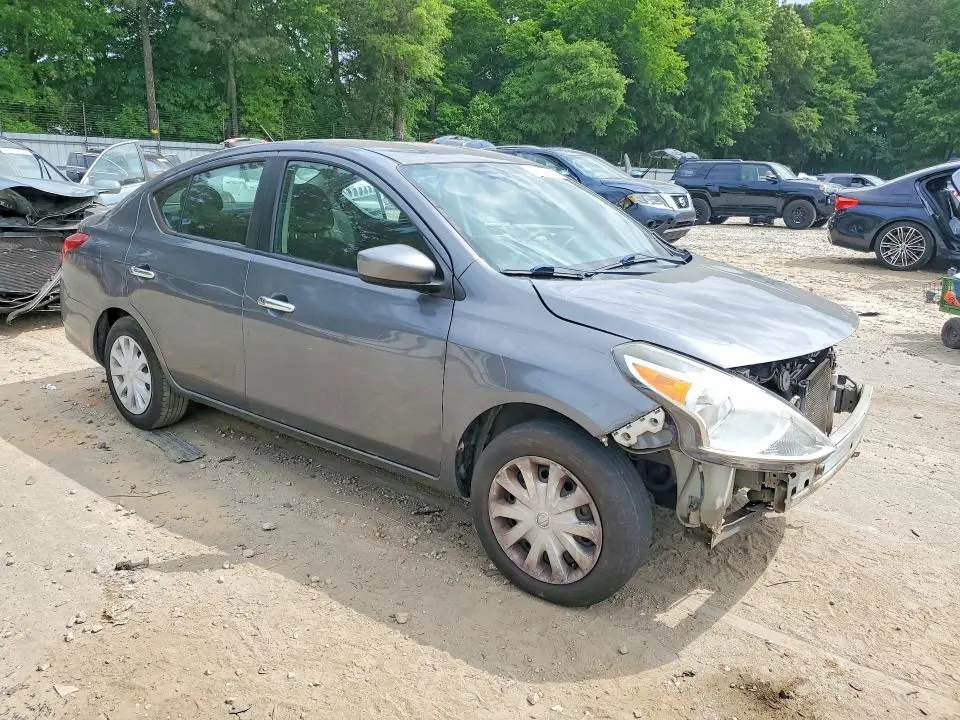 2018 NISSAN VERSA SV  