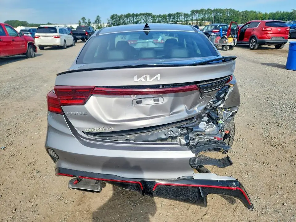 2023 KIA FORTE GT  