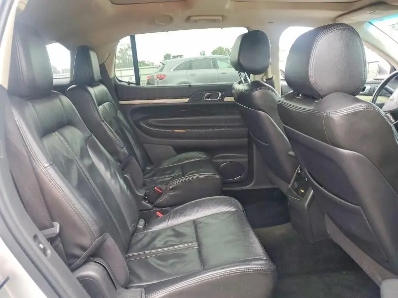 2013 LINCOLN MKT   