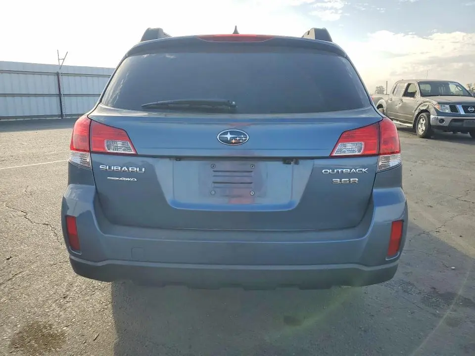 2014 SUBARU OUTBACK 3.6R LIMITED  