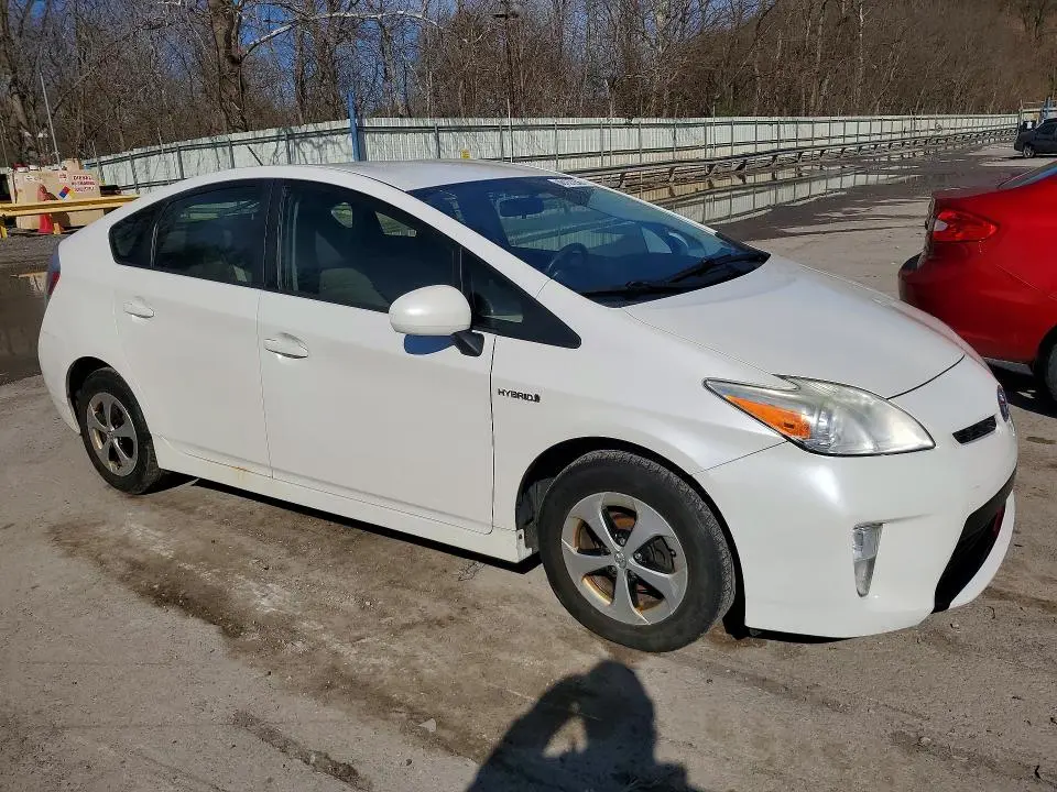 2013 TOYOTA PRIUS THREE  