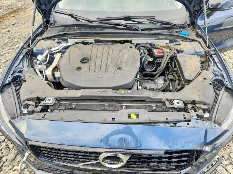 2022 VOLVO S60 B5 MOMENTUM  