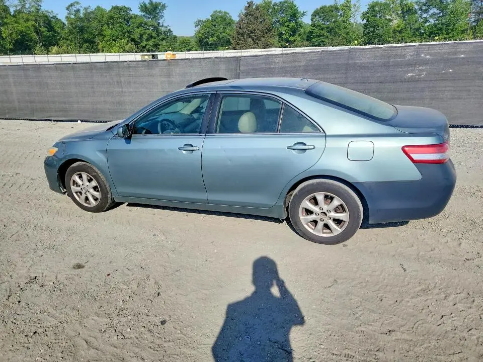 2011 TOYOTA CAMRY LE  