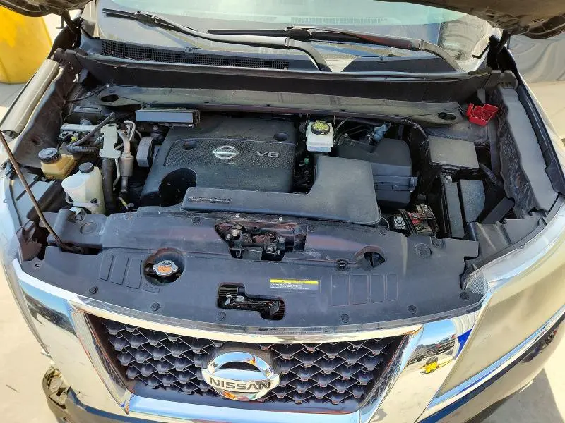 2015 NISSAN PATHFINDER SV  