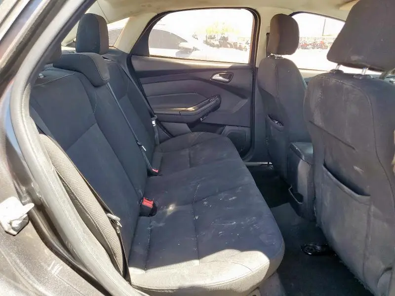 2015 FORD FOCUS SE