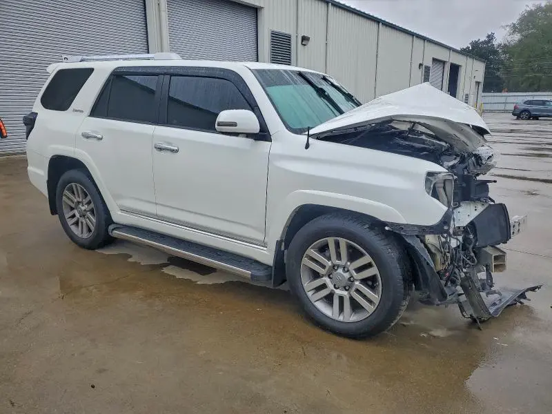 2013 TOYOTA 4RUNNER SR5  