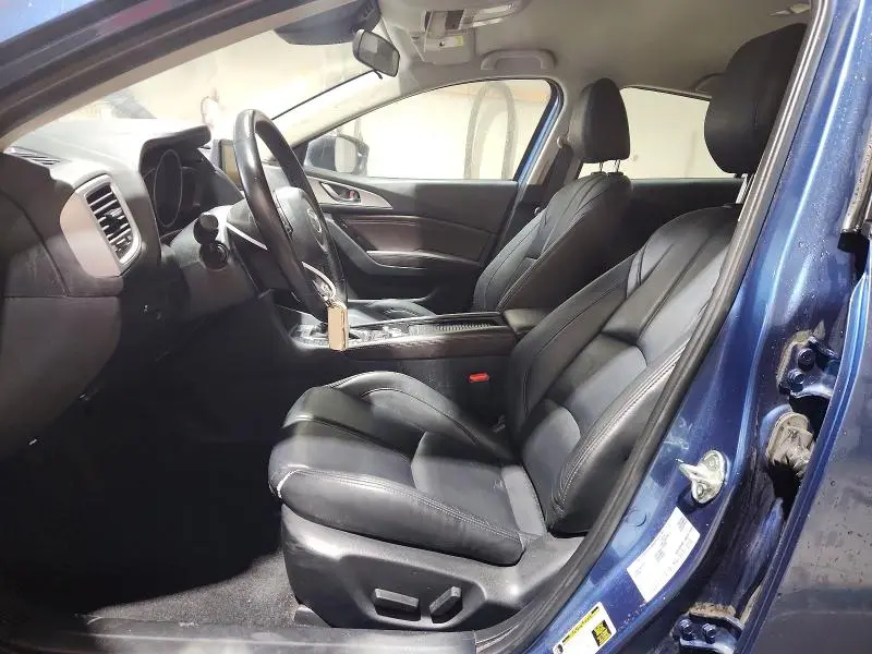 2018 MAZDA 3 TOURING  