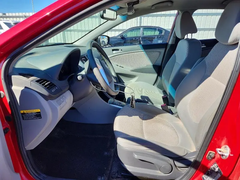 2013 HYUNDAI ACCENT GS  