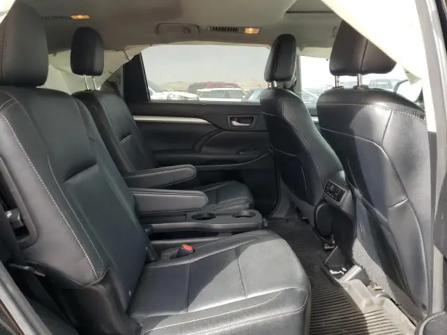 2016 TOYOTA HIGHLANDER XLE  