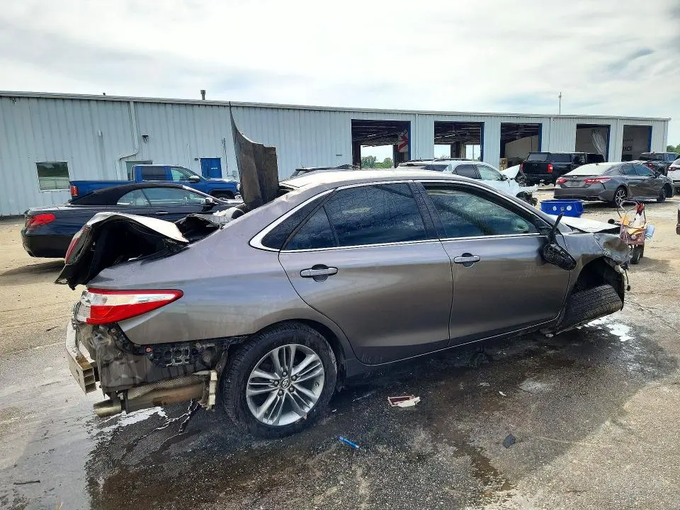 2017 TOYOTA CAMRY SE  