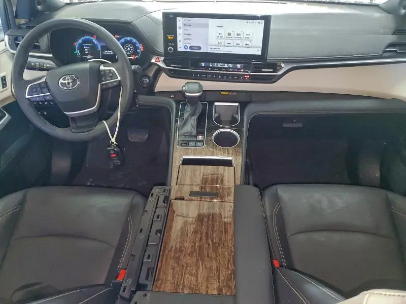2025 TOYOTA SIENNA LIMITED  