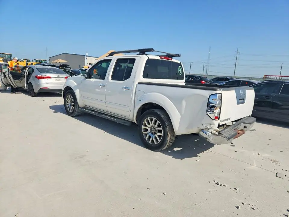 2010 NISSAN FRONTIER SE V6  