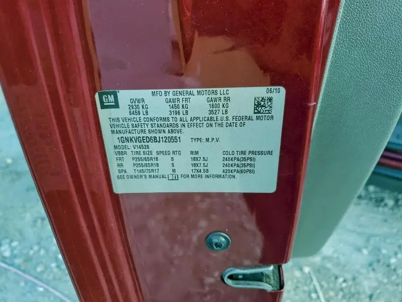 2011 CHEVROLET TRAVERSE LT  