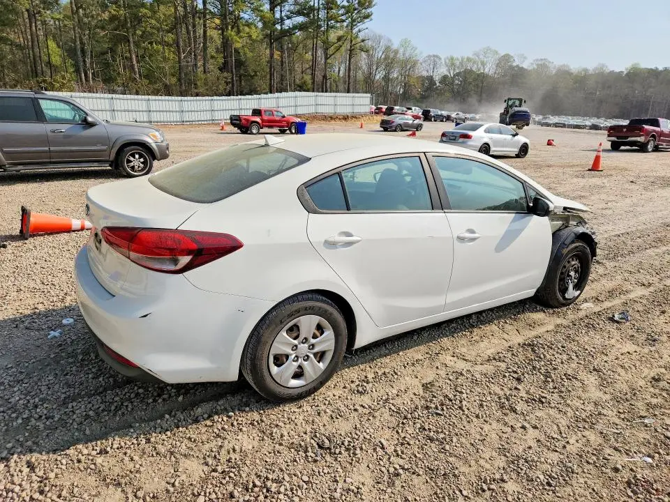2018 KIA FORTE LX  